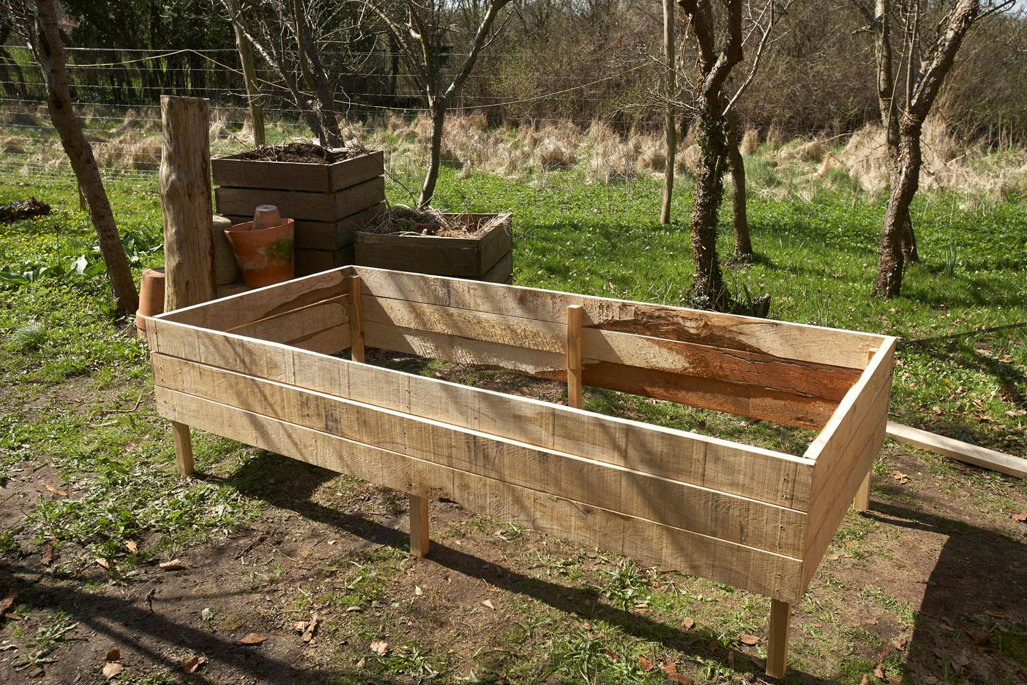 Høybed med trekledning Kjøkkenhage med høybed